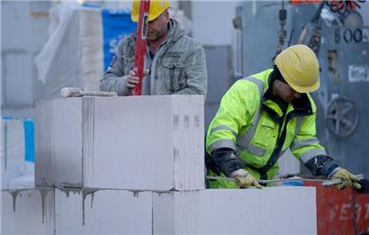 Insbesondere bei Neubauten sind die Preise laut „atHome“ gesunken
