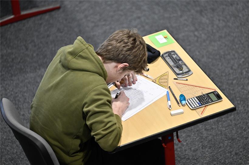 Insgesamt 1.630 junge Männer sind zu den Prüfungen angemeldet