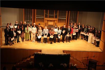 Insgesamt 299 Musikschüler konnten stolz ihre Diplome präsentieren
