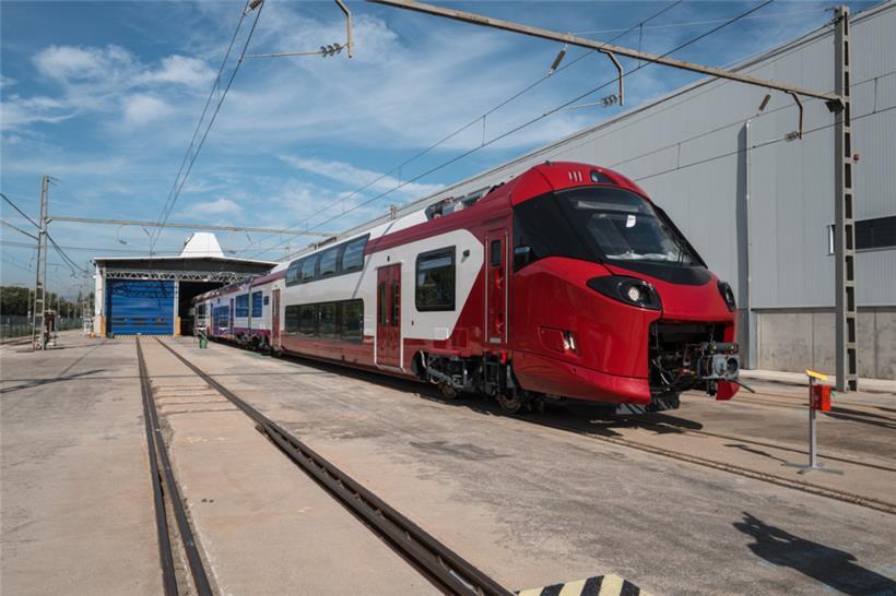 Insgesamt 34 neue Coradia-Züge entstehen bei Alstom in Barcelona und sollen bis Ende 2026 in Luxemburg im Einsatz sein
