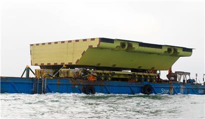 Insgesamt 78 dieser mobilen Wasserbarrieren gibt es. Für das Hochwasserschutz-Projekt MOSE wurden 150.000 Tonnen ArcelorMittal-Stahl aus Luxemburg verwendet. 2021 soll das Jahrhundertprojekt endlich einsatzbereit sein.  
