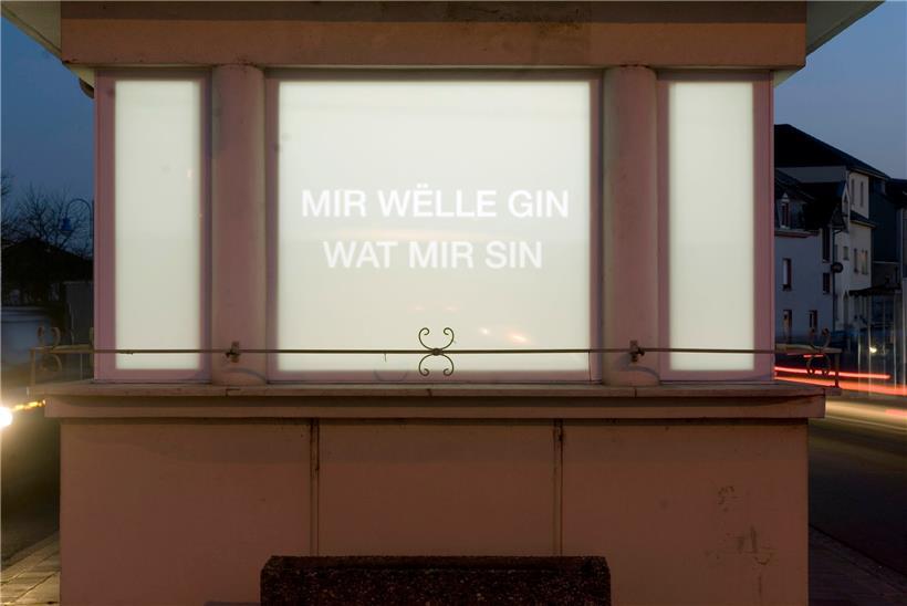 Installation de Birgit Ludwig sur l’ancien poste douanier de Mondorf lors de Luxembourg, capitale européenne de la culture 2007
