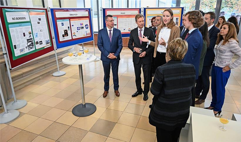 Interessierte Zuhörer: das großherzogliche Paar