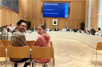 Interessierte Zuhörer der Gemeinderatssitzung: Felix Adams und Natalie Rubchenko von Richtung22 
