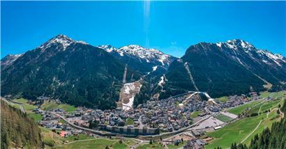 Ischgl von oben: Der Skiort fürchtet neben einer zweiten Coronawelle auch eine zweite Welle internationaler Negativschlagzeilen
