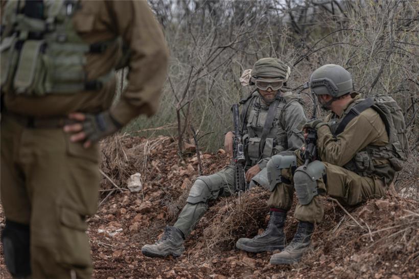 Israelische Soldaten in der südlibanesischen Kleinstadt Naqoura (Nakura) an der Grenze zu Israel
