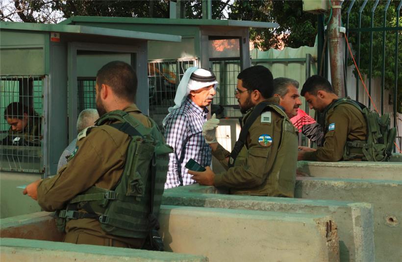 Israelischer Kontrollpunkt für Palästinenser, die nach Jerusalem zur Al-Aksa-Moschee wollen
