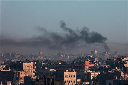 Israels Angriffe reichten einem AFP-Korrespondenten zufolge auch bis in die Grenzstadt Rafah
