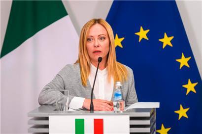 Italiens Regierungschefin Giorgia Meloni setzt ihr Wahlkampfthema „Wer Geld verdienen will, soll auch arbeiten gehen“ rücksichtslos um
