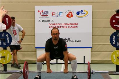 Jakob Juznic (Silverbacks), der erst seinen zweiten Wettkampf bestritt, erzielte gute Fortschritte im Kreuzheben
