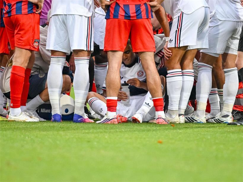 Jamal Musiala war beim Testspiel gegen den 1. FC Heidenheim zusammengesackt