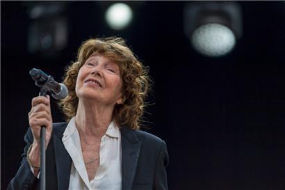 Jane Birkin, englisch-französische Sängerin und Schauspielerin, tritt auf der Hauptbühne beim Paléo Festival auf
