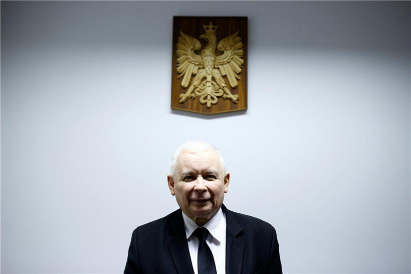 Jaroslaw Kaczynski stänkerte so sehr gegen die EU, dass seine Koalitionspartner jetzt Geld aus Brüssel ablehnen
