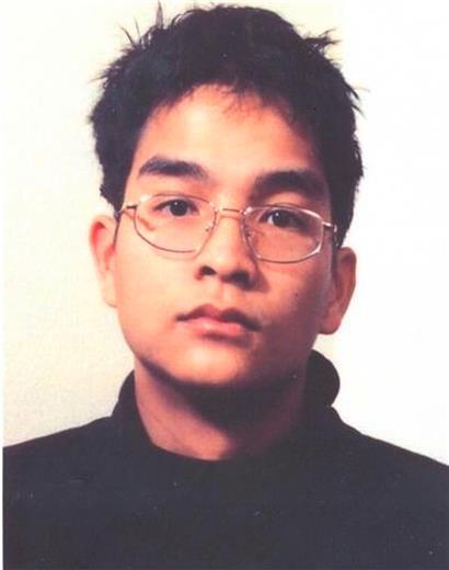 Jean-Marc Kiesch wird an seinem 18. Geburtstag von der Polizei verhaftet. Als 19-Jähriger wird er wegen Totschlags einer 69-jährigen Frau aus Befort zu 20 Jahren Haft verurteilt.
