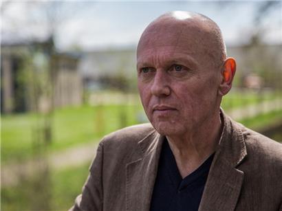 Jean-Paul Maes ist ein luxemburgischer Theaterregisseur und Bühnenautor. Bisher wurden über 20 Stücke von ihm im In- und Ausland aufgeführt.
