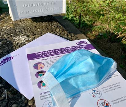 Jedes Masken-Set kommt mit einer Bedienungsanleitung, die es auch auf der Internetseite der Gemeinde gibt
