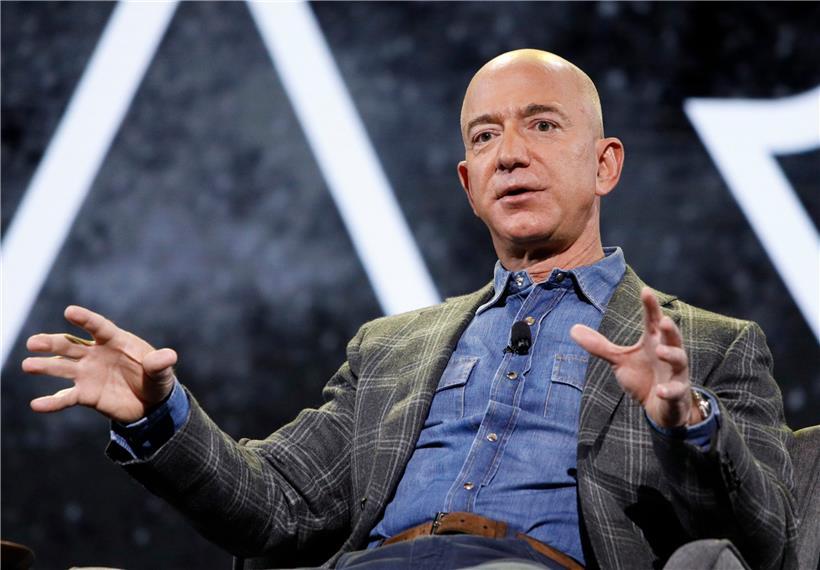 Jeff Bezos, CEO des Onlineversandhändlers Amazon, zahlt kaum Steuern
