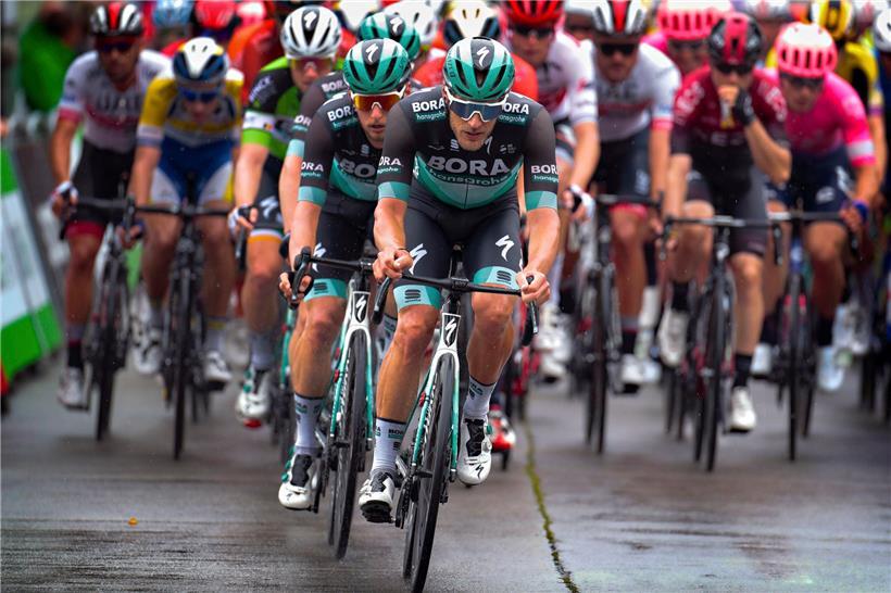 Jempy Drucker und seine Teamkollegen der deutschen Mannschaft Bora-hansgrohe halten sich momentan zu Hause fit 
