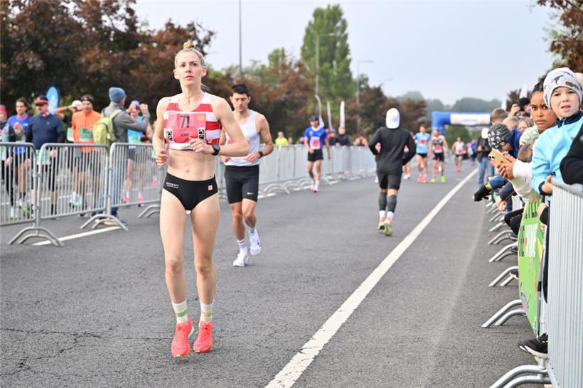 Jenny Gloden lief trotz eines Wadenkrampfes eine persönliche Bestzeit
