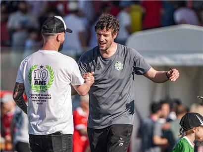 Jérémy Deichelbohrer feiert historischen Einzug von Mondorf in die Conference League Fußball Europa Cup