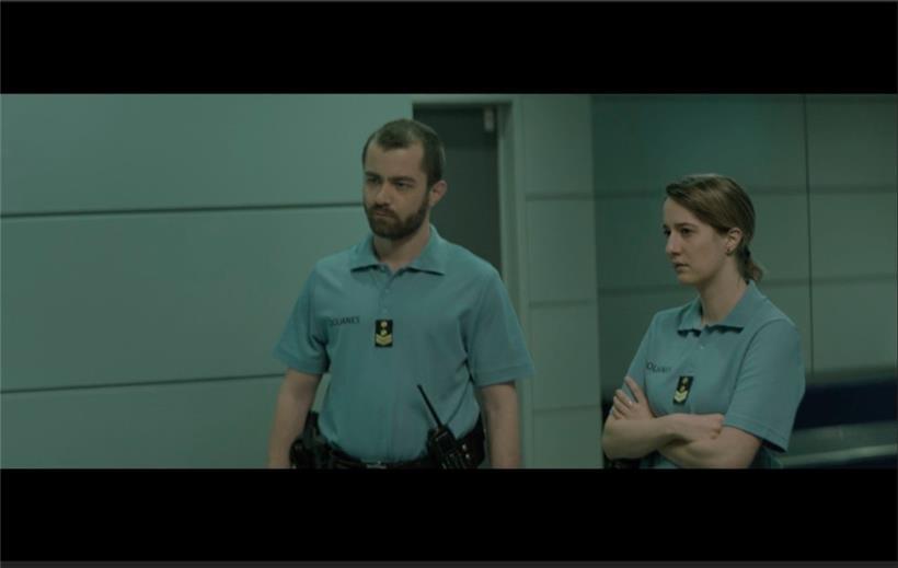 Jérôme Funk und Anne Klein in „The Red Suitcase“
