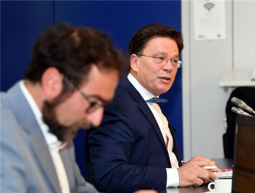 Jérôme Hury und Serge Allegrezza stellten gestern den „Rapport travail et cohésion sociale“ vor
