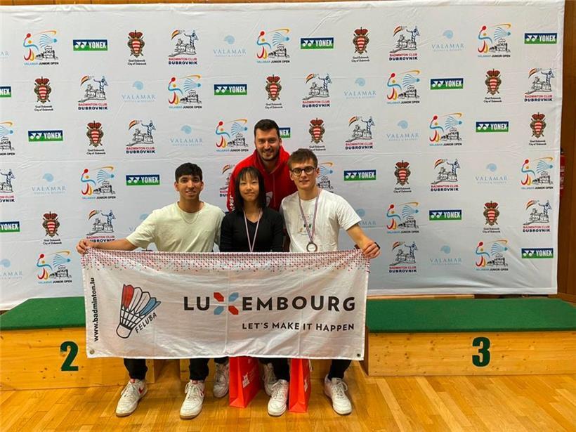 Jérôme Pauquet, Kim Schmidt, Yannick Feltes (v.l.n.r.) freuen sich mit Nationaltrainer Alen Roj (hinten) auf das Turnier
