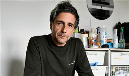 „J’essaie toujours d’avoir un but, un truc à la fin, une exposition ou un lieu. Peindre pour peindre, compter les toiles que tu as dans les archives, ce n’est pas le but“, explique Paul Kirps.
