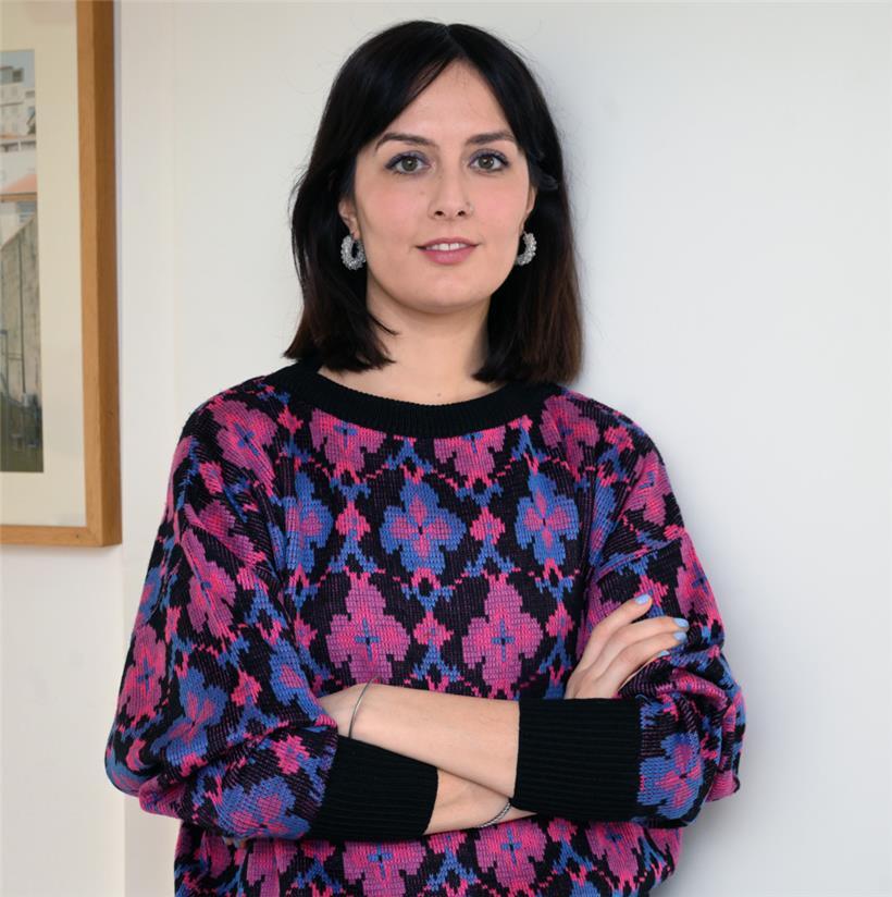 Jessica Lopes est sociologue et travailleuse sociale, engagée pour la justice sociale et les droits des personnes migrantes. Membre de la JIF pour ASTI asbl, elle milite pour une citoyenneté plus inclusive et l’amélioration des conditions de vie des travailleur*euses précaires et des personnes en situation de mobilité.
