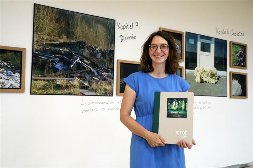 Jessica Theis macht in ihrer Ausstellung „1001 Tonnen“ auf das Littering-Problem aufmerksam. Parallel zur Expo erschien auch ein Buch. 
