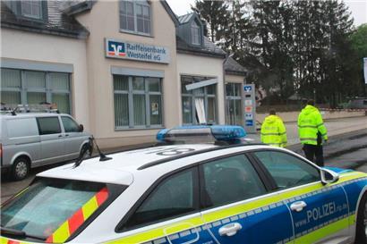 Jetzt auch in Pronsfeld: Am Morgen sprengten die Täter den Geldautomaten der Raiffeisenbank Westeifel
