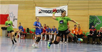 Jil Weintzen (8) und Andrea Alina Marin (7) brachten Käerjeng im Rückspiel in der Anfangsphase in Führung
