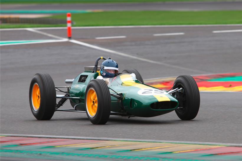 Jim Clarks Weltmeister Lotus 25 von 1963: das erste Monocoque-Chassis der Formel...