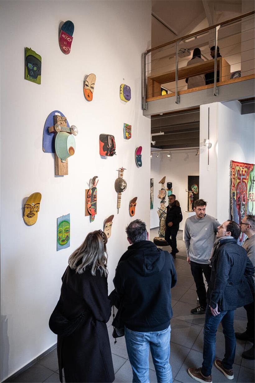 Peiffer stellt vielfältige Kunstwerke verschiedener Genres in moderner Galerie aus