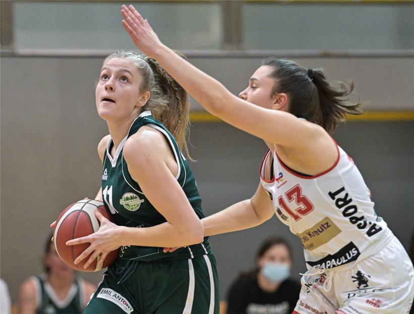 Jo Oly (in Grün) und der Gréngewald sind gegen Contern gefordert, Lara Schmit (in Weiß) und die Musel Pikes treffen im Viertelfinale auf Steinsel
