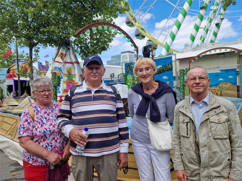 Joachim (74) und Bibi (72) begleiten ihre Freunde Gerhardt (74) und Traudel (74)
