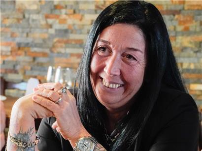 Joanne Buchette, Gemeinderätin der CSV-Fraktion, bei der Lokalwahl 2023 im Gemeinderat