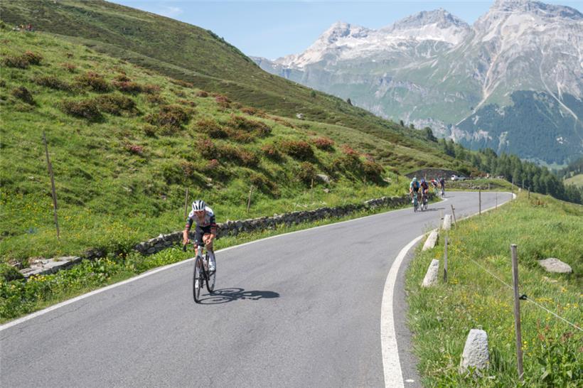 João Almeida attackierte 50 Kilometer vor dem Ziel
