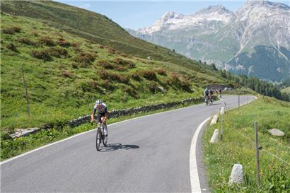 João Almeida attackierte 50 Kilometer vor dem Ziel
