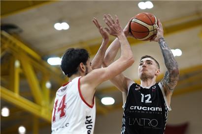 Joé Kalmes (in Schwarz) und Düdelingen können am Samstag gegen die Sparta bereits den Halbfinaleinzug klar machen
