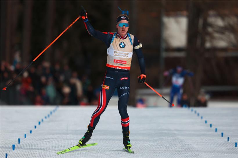 Johannes Thingnes Bö jubelte am Sonntag über Gold in der Verfolgung
