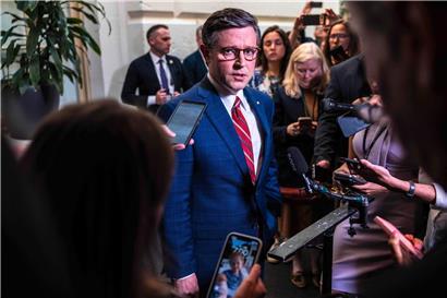 Johnsen, ein Verbündeter des voraussichtlichen republikanischen Präsidentschaftskandidaten Donald Trump, hat ein früheres 95-Milliarden-Dollar-Paket (rund 90 Milliarden Euro) mit Hilfen für die Ukraine, Israel und Taiwan blockiert
