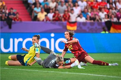 Jule Brand (in Rot) hatte die DFB-Auswahl in Führung gebracht 
