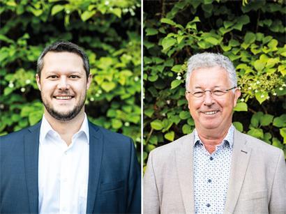 Jules Clement übergibt symbolisch die Führung an Emile Eicher bei offizieller Übergabezeremonie