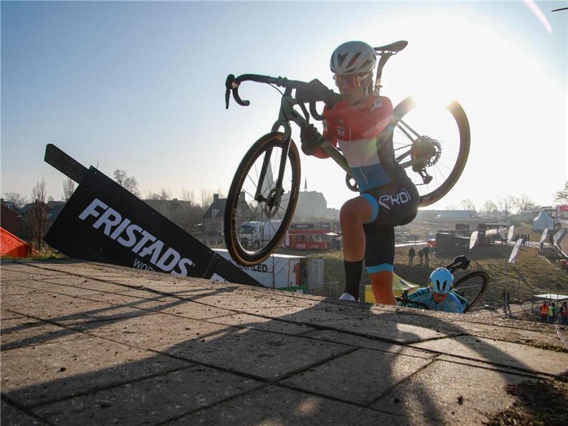 June Nothum bei ihrem ersten WM-Auftritt in Hulst, Sportlerin in Aktion auf internationaler Bühne