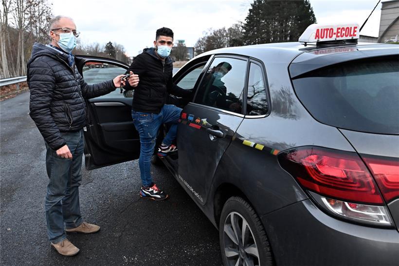 Junge Autofahrer bestehen eher, wenn sie vorher in Begleitung ihrer Eltern Erfahrung sammeln konnten 
