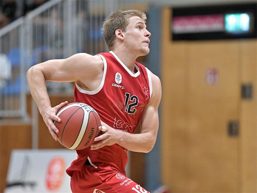 Fels glückt seine Revanche gegen den T71 Junge Felser Spieler wie Lee Brosius bekamen viel Einsatzzeit
