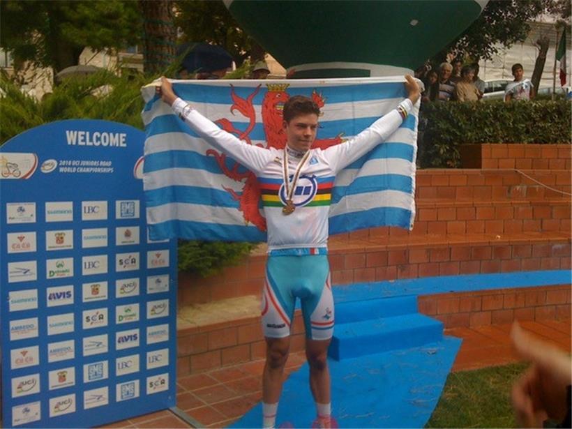 Junior Bob Jungels 2010 im Weltmeistertrikot in Offida
