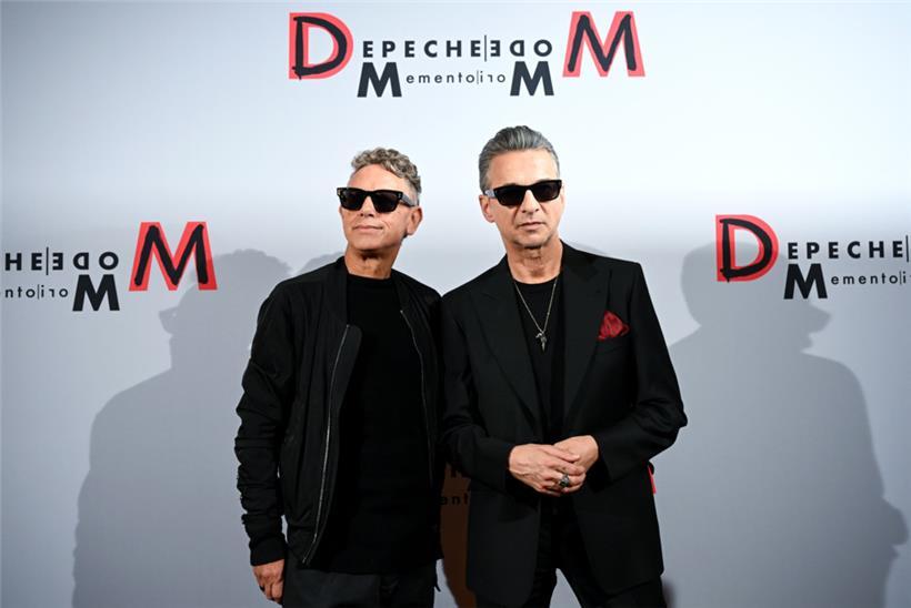 Just can’t get enough: Martin Gore (l) und Dave Gahan wollen wieder als „Depeche Mode“ Musik für die Massen machen
