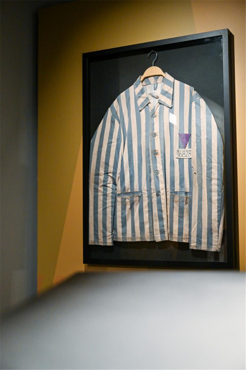 KZ-Uniform eines inhaftierten Zeugen Jehovas